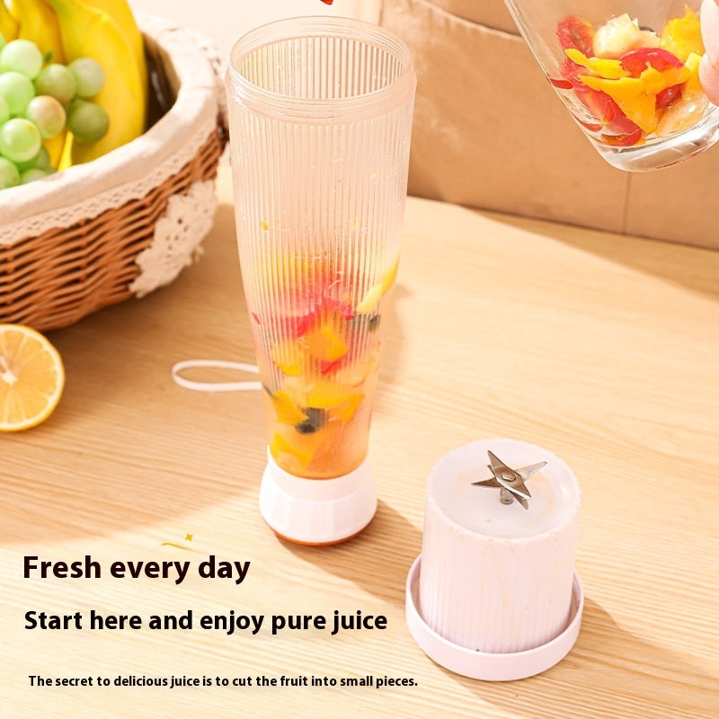 Portable Electric Juice Blender – USB Rechargeable Smoothie Maker